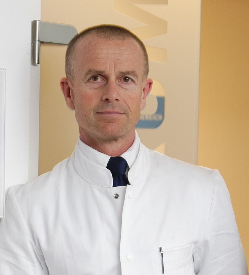 a.o. Univ.-Prof. Dr. Gerhard Kieselbach in der Ordination